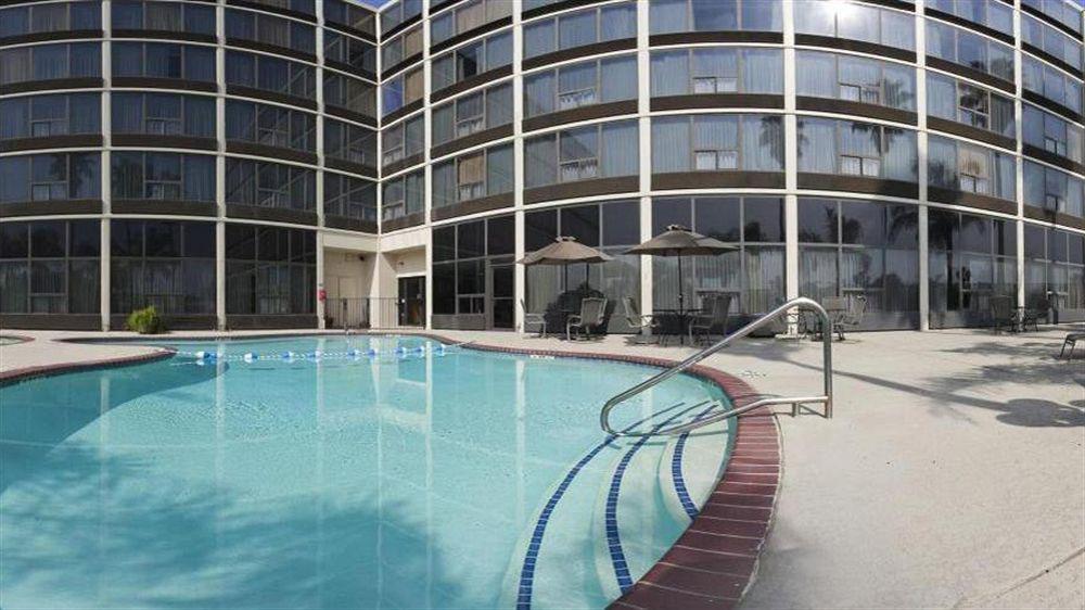 Wyndham Houston Hobby Airport Hotel South Houston Exterior photo