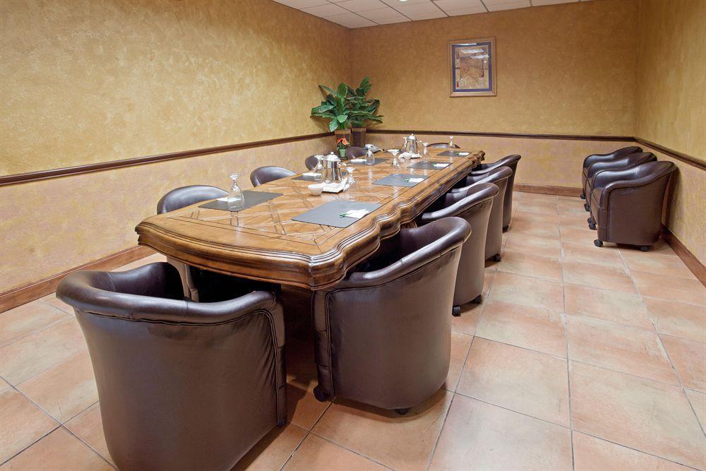 Wyndham Houston Hobby Airport Hotel South Houston Facilities photo